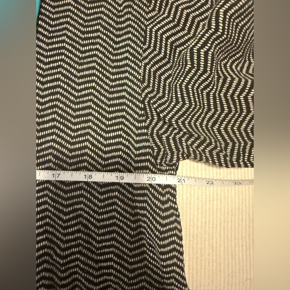 THML Gray and Blue Pleated 3/4 Sleeve Blouse - Picture 4 of 8